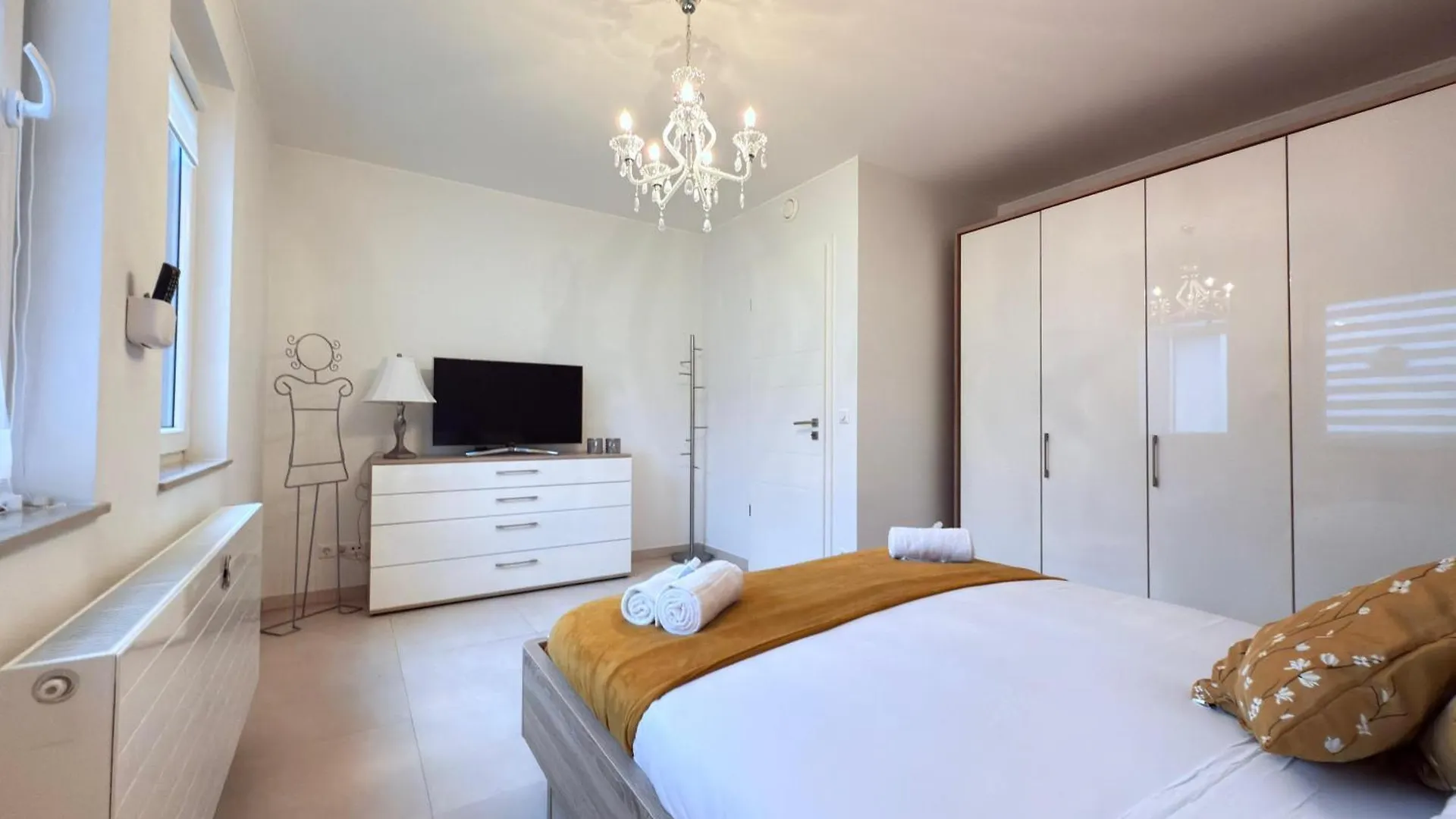 Modern Comfort 2 Bedroom Apt W Balcony&Parking-Mam1 Mamer Apartamento