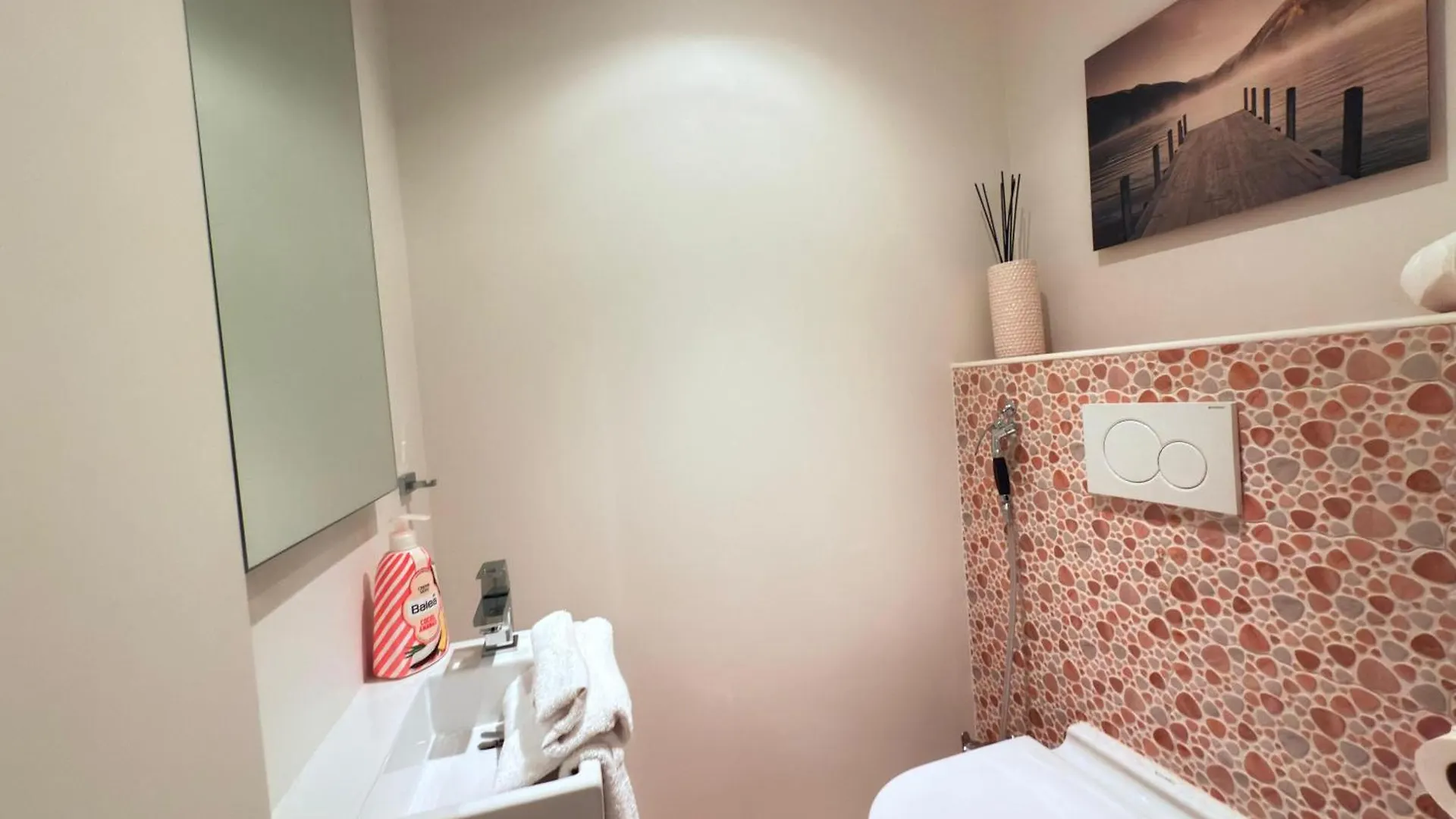 Modern Comfort 2 Bedroom Apt W Balcony&Parking-Mam1 Mamer 0*,